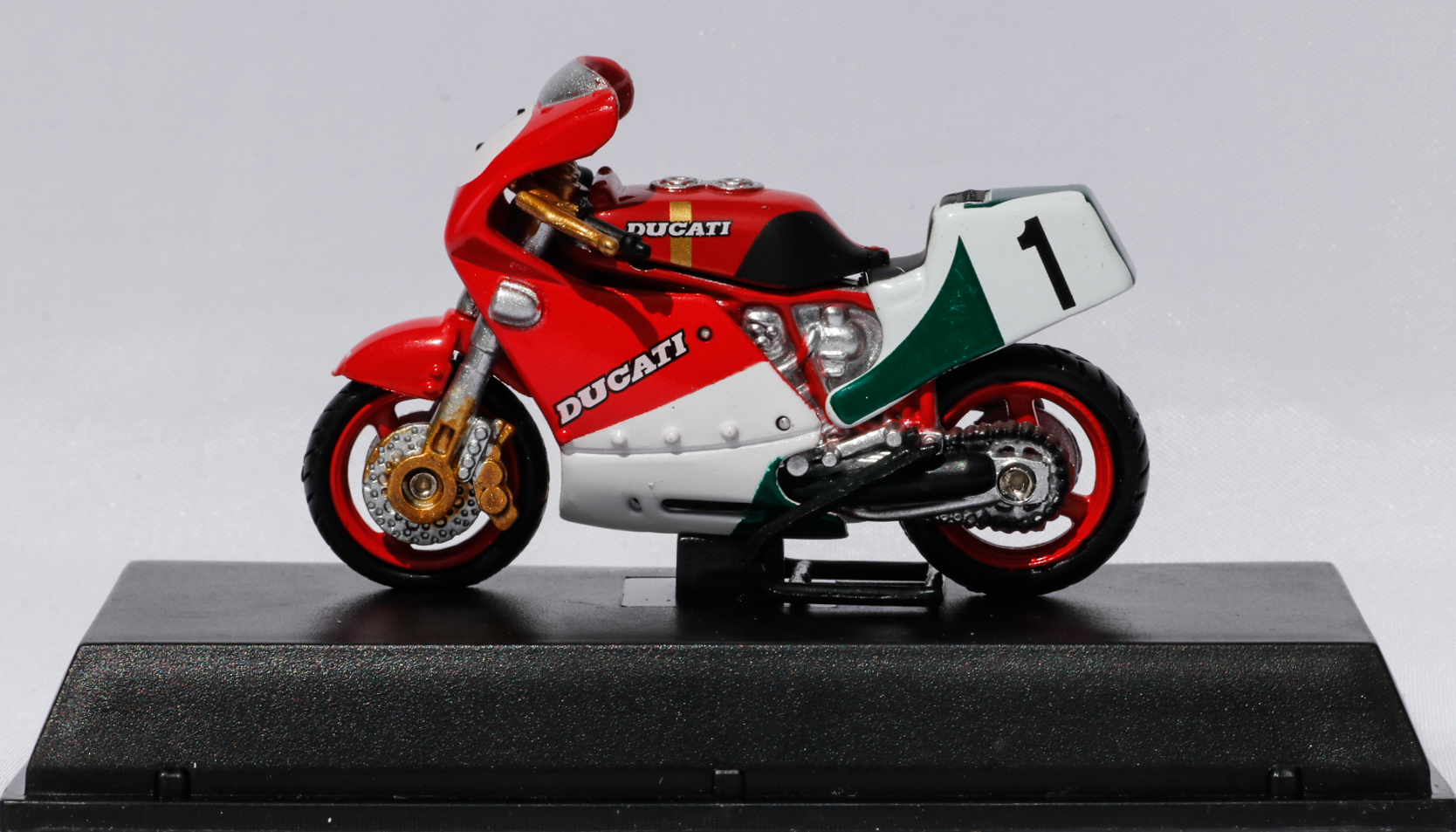 Newray 1-32 Ducati 750F1